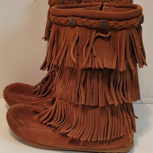 Minnetonka kids 3 layer Fringe Boot - Picture 4 of 15